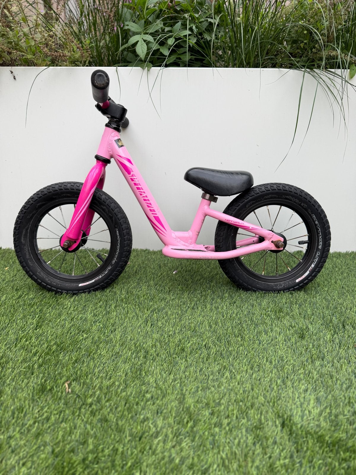 Specialized Hotwalk loopfiets roze 12 inch, Ophalen, Gebruikt, Minder dan 16 inch