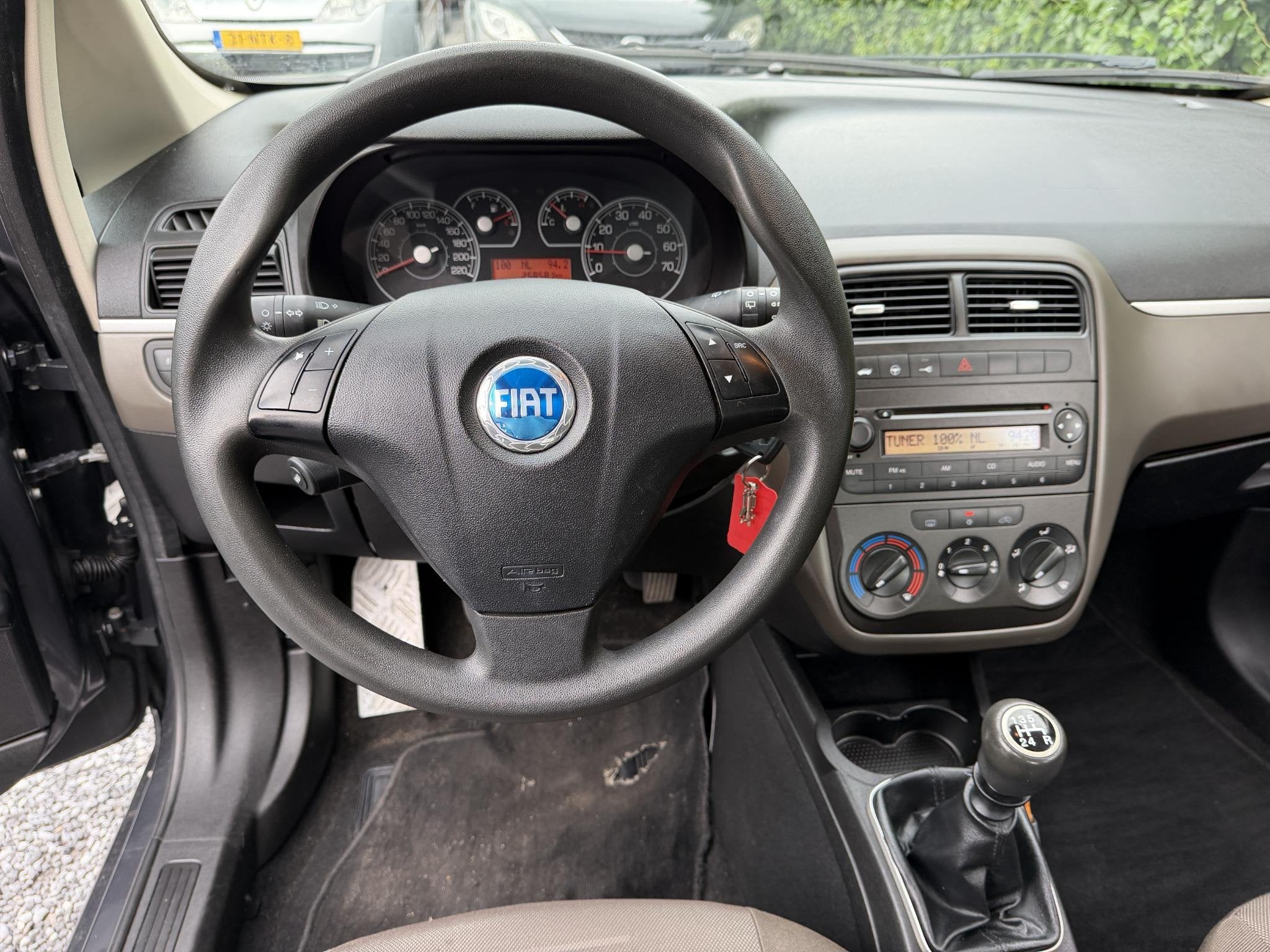 Foto 11 van Fiat Grande Punto 1.4 Dynamic | Airco | Cruise Control | Ele