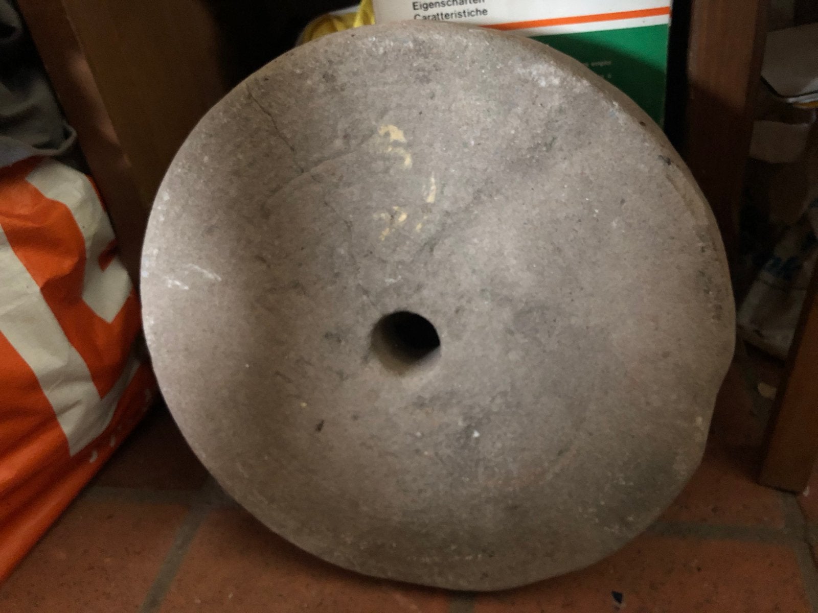 Antieke Slijpsteen (zonder slinger).Hoog 34 cm.Breed 6 cm., Ophalen