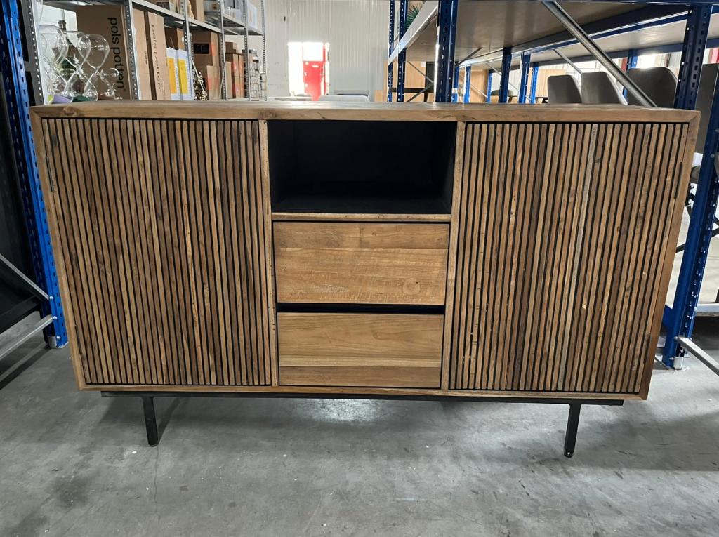 Raw Materials Rhythm dressoir | Van €1189, nu, Raw Materials, Teakhout, Nieuw, Ophalen of Verzenden