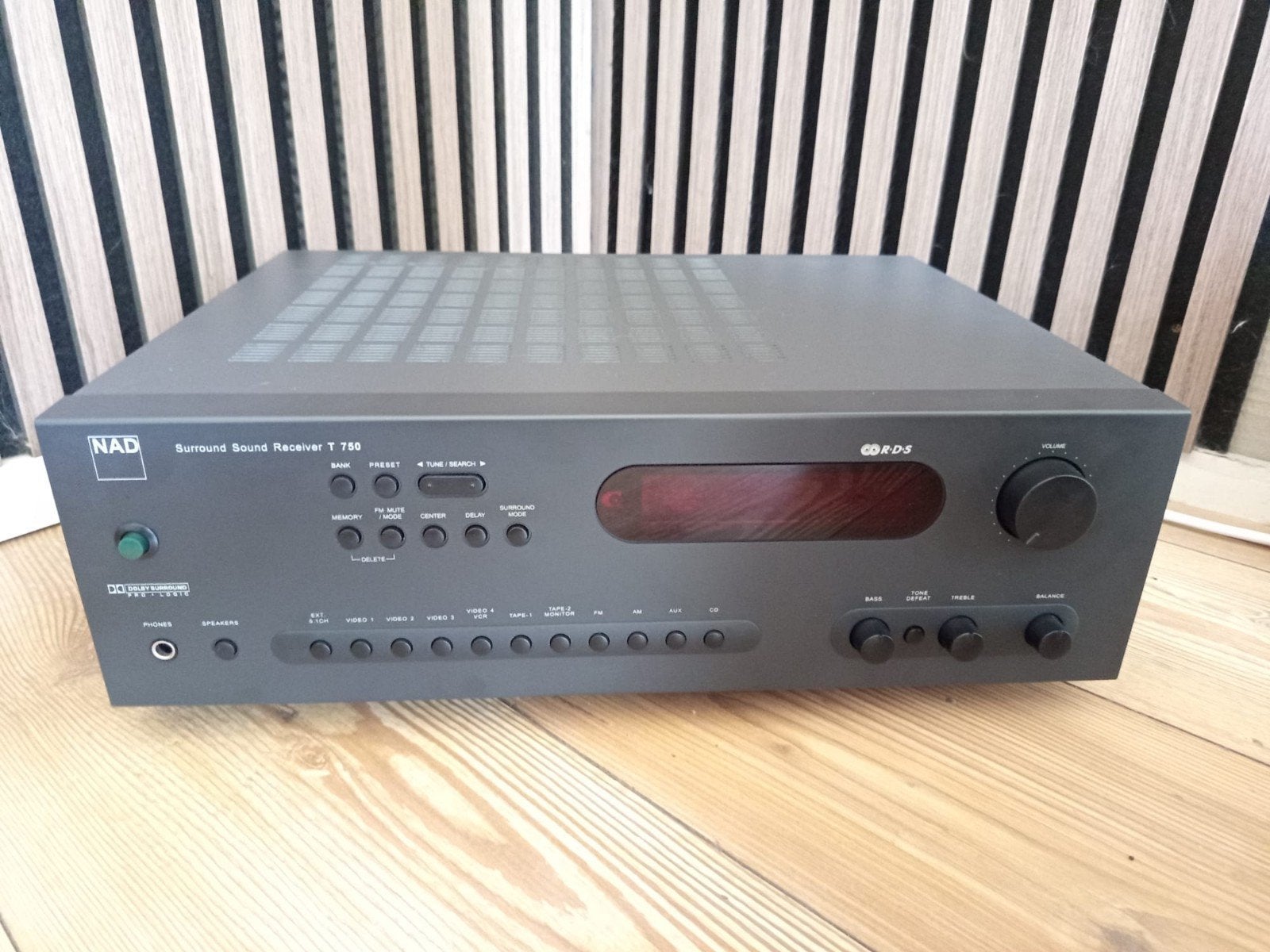 NAD T-750 receiver, Zo goed als nieuw, 60 tot 120 watt, Ophalen, Overige merken