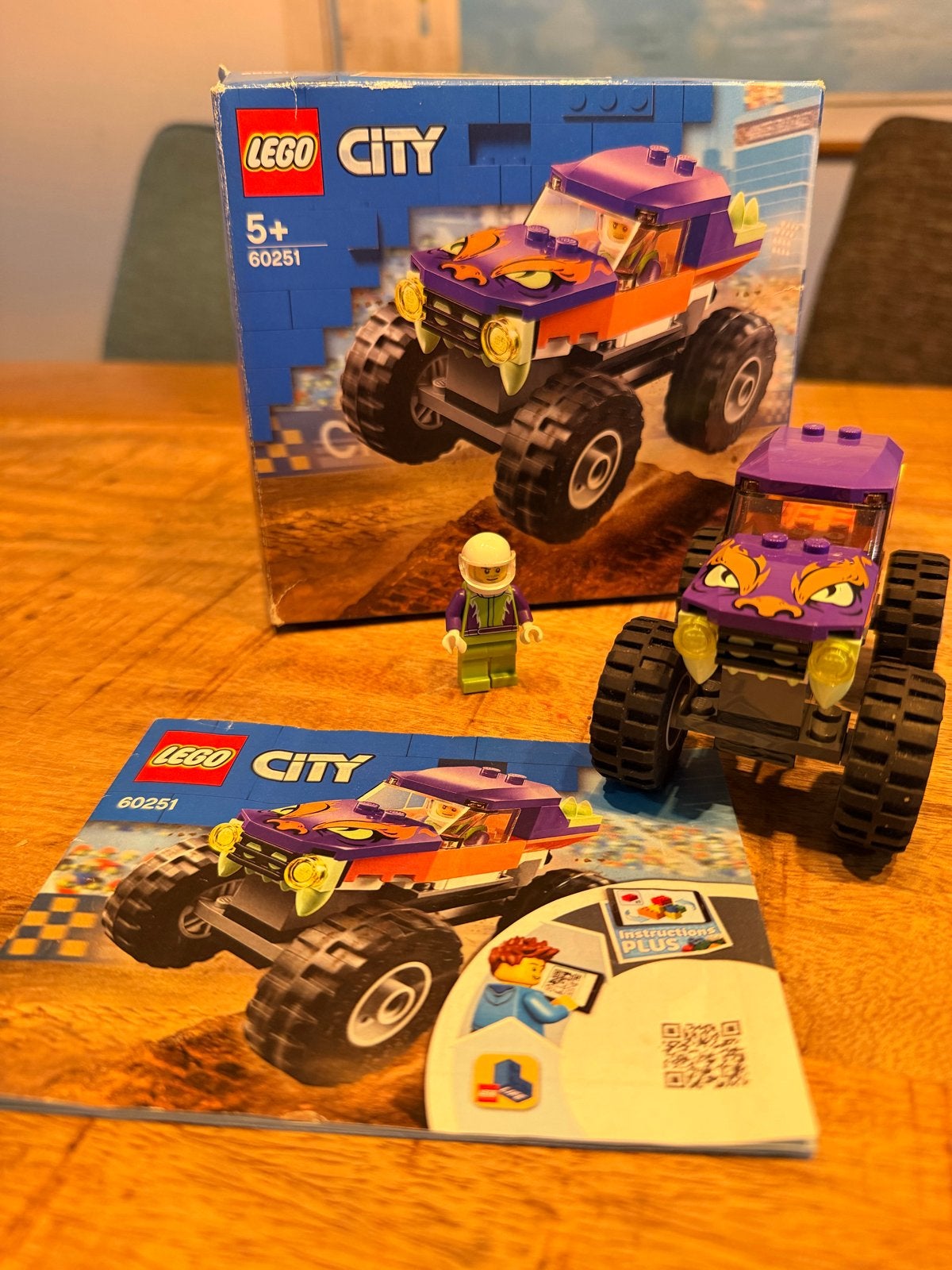LEGO City 60251 Monstertruck - Compleet, Kinderen en Baby's, City, Lego, Ophalen of Verzenden, Zo goed als nieuw