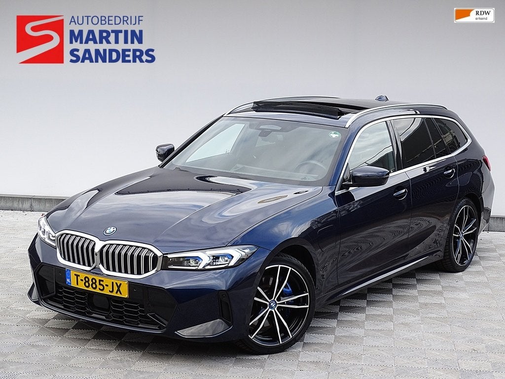 BMW 3 Serie 330E Touring/hyb Pano/360/trek/leder apple carpl, Auto's, 1998 cc, Gebruikt, Euro 6, 4 cilinders