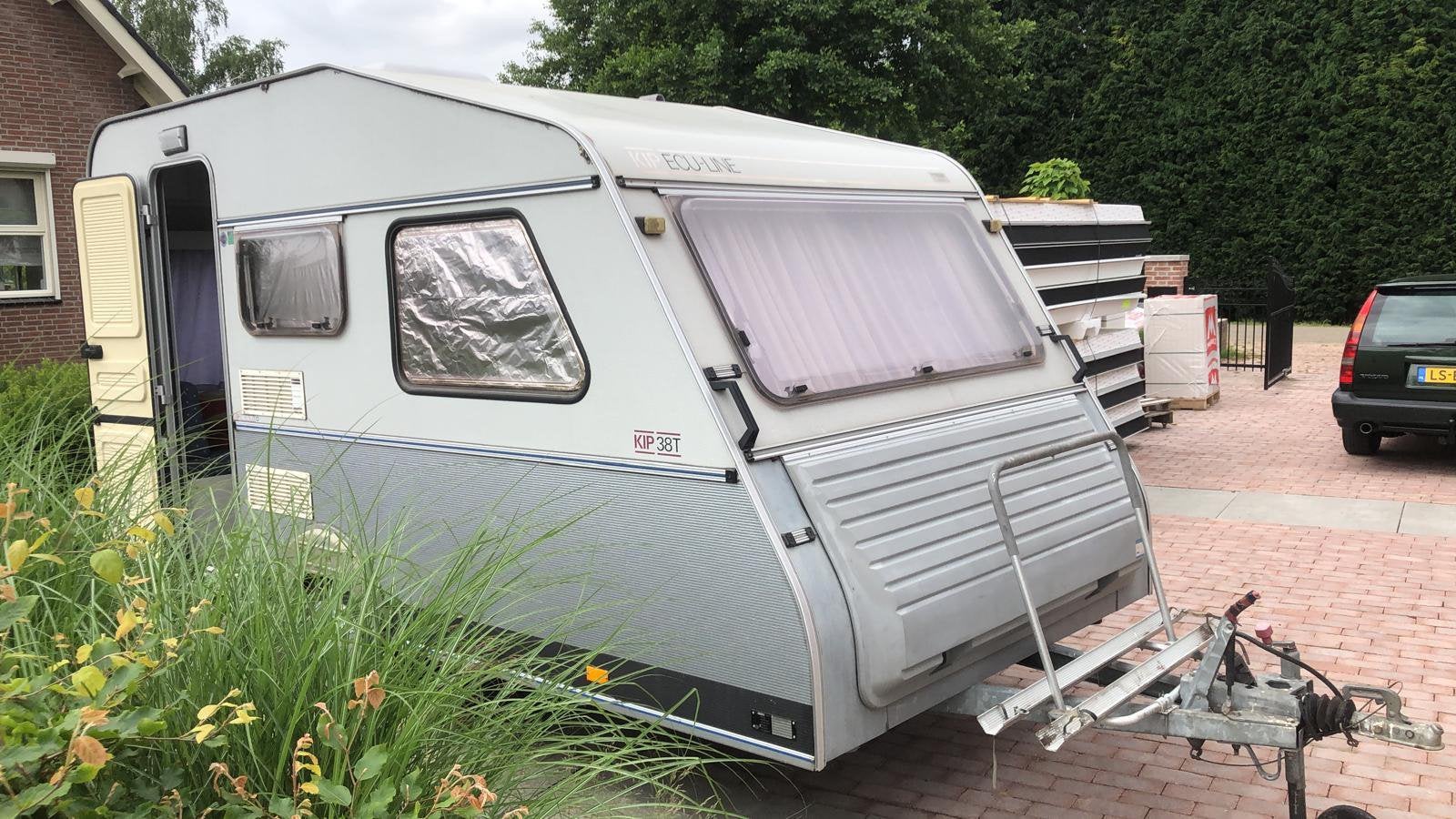 Kip caravan ecu line KE 38 compleet met  voortent. enz., Rondzit, Particulier, Kip, Koelkast
