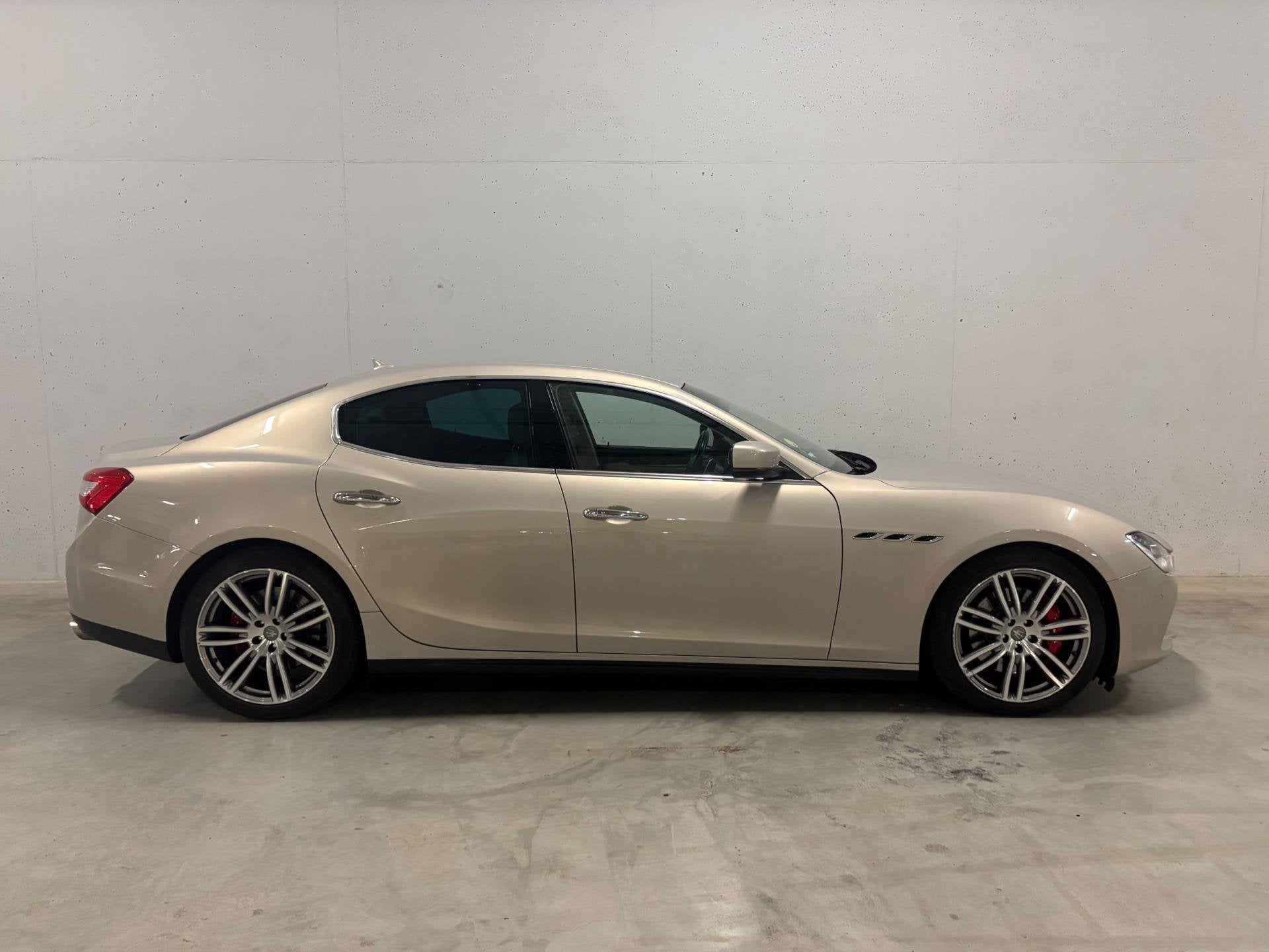 Maserati Ghibli 3.0 V6 D Netto Export!, Auto's, Achterwielaandrijving, Gebruikt, 2987 cc, Bedrijf