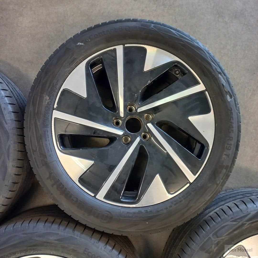 VW ID7 Continental Eco Contact 6Q 235/50/R19 - 255/45/R19 99, 19 inch, Gebruikt, 255 mm, -