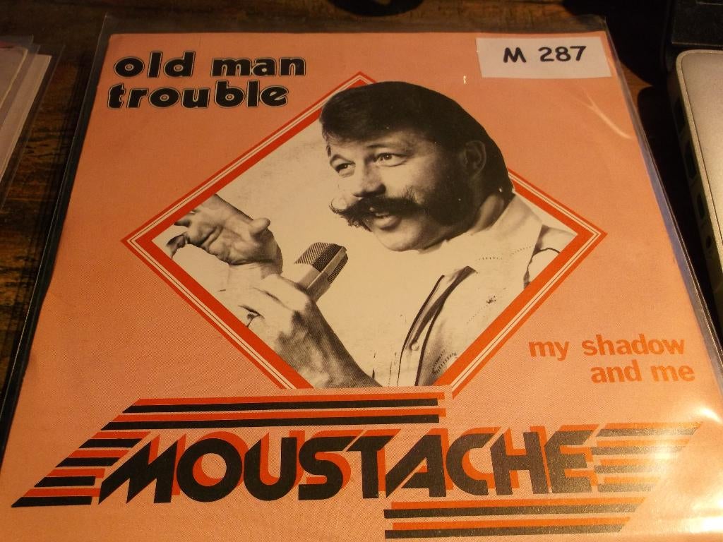 moustache Old man trouble 105, Ophalen of Verzenden, Gebruikt, Pop