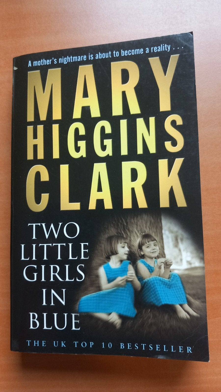 Mary Higgins Clark - Two Little Girls in Blue (Engels), Boeken, Ophalen of Verzenden, Gelezen, Mary Higgins Clark, Wereld overig