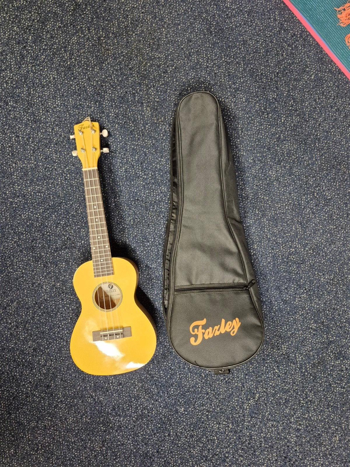 Farley Ukelele met hoes - Zo goed als nieuw, Ophalen, Zo goed als nieuw, Ukelele