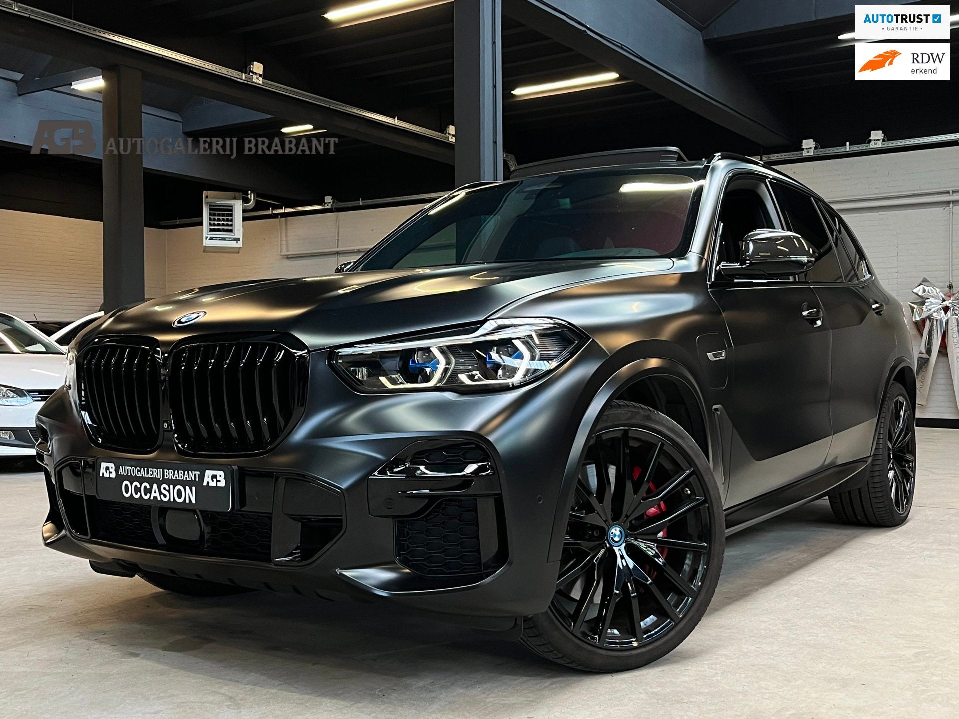 BMW X5 XDrive45e High Executive Carbon/M-pakket/Pano/Skyloun, Auto's, BMW, Gebruikt, Zwart, Vierwielaandrijving, Hybride Elektrisch/Benzine