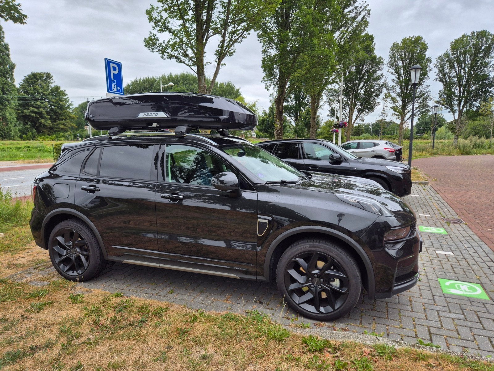 Hapro Dakkoffer te huur met Lynk en co 01 originele dragers, Ophalen, Nieuw