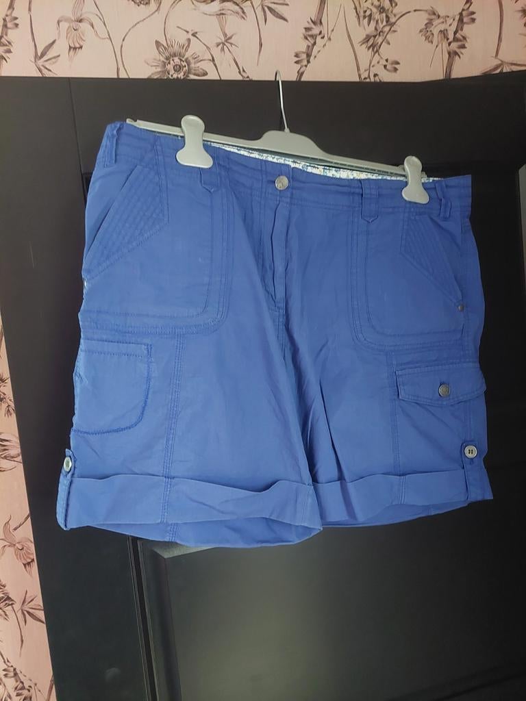 Blauwe korte broek liv maat 46, Kleding | Dames, Kort, Blauw, Maat 46/48 (XL) of groter, Ophalen of Verzenden