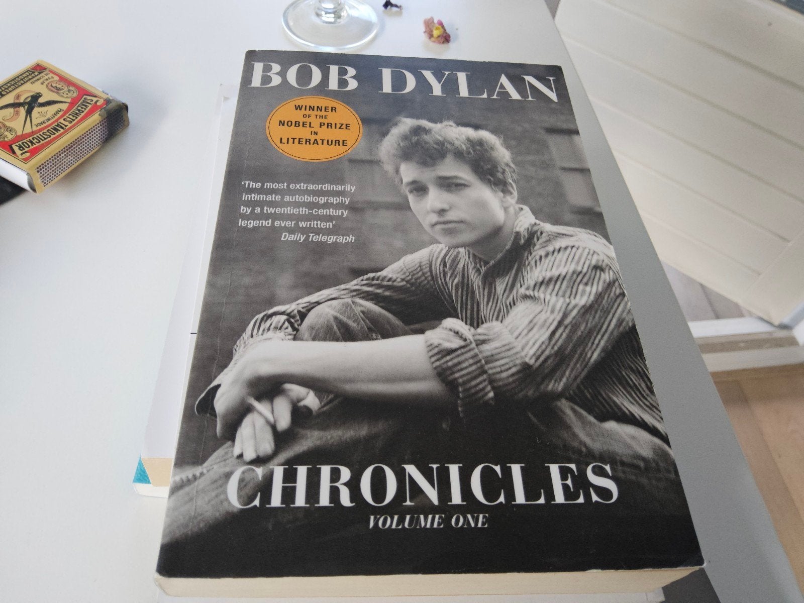 Bob Dylan - Chronicles Volume One (Autobiografie), Bob Dylan, Kunst en Cultuur, Ophalen of Verzenden, Zo goed als nieuw