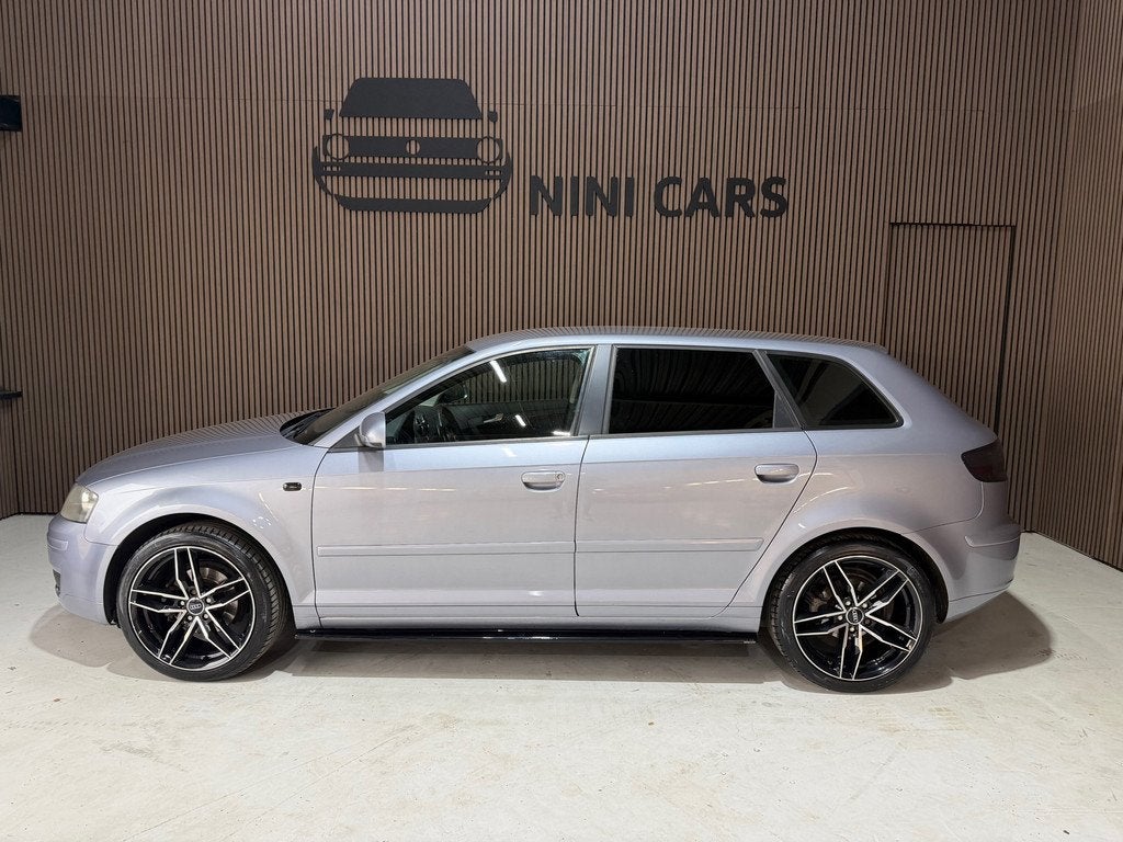 Audi A3 Sportback 1.6 FSI Attraction Zeer nette auto., Voorwielaandrijving, 15 km/l, Gebruikt, 4 cilinders