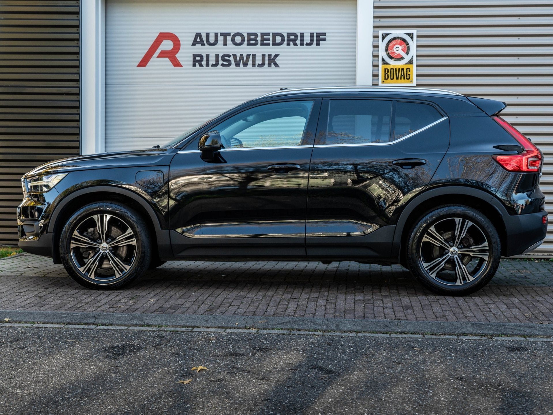 Volvo XC40 1.5 T5 Recharge R-Design Pano/H&K/Memory/Camera, Auto's, Euro 6, Zwart, Leder, Bedrijf
