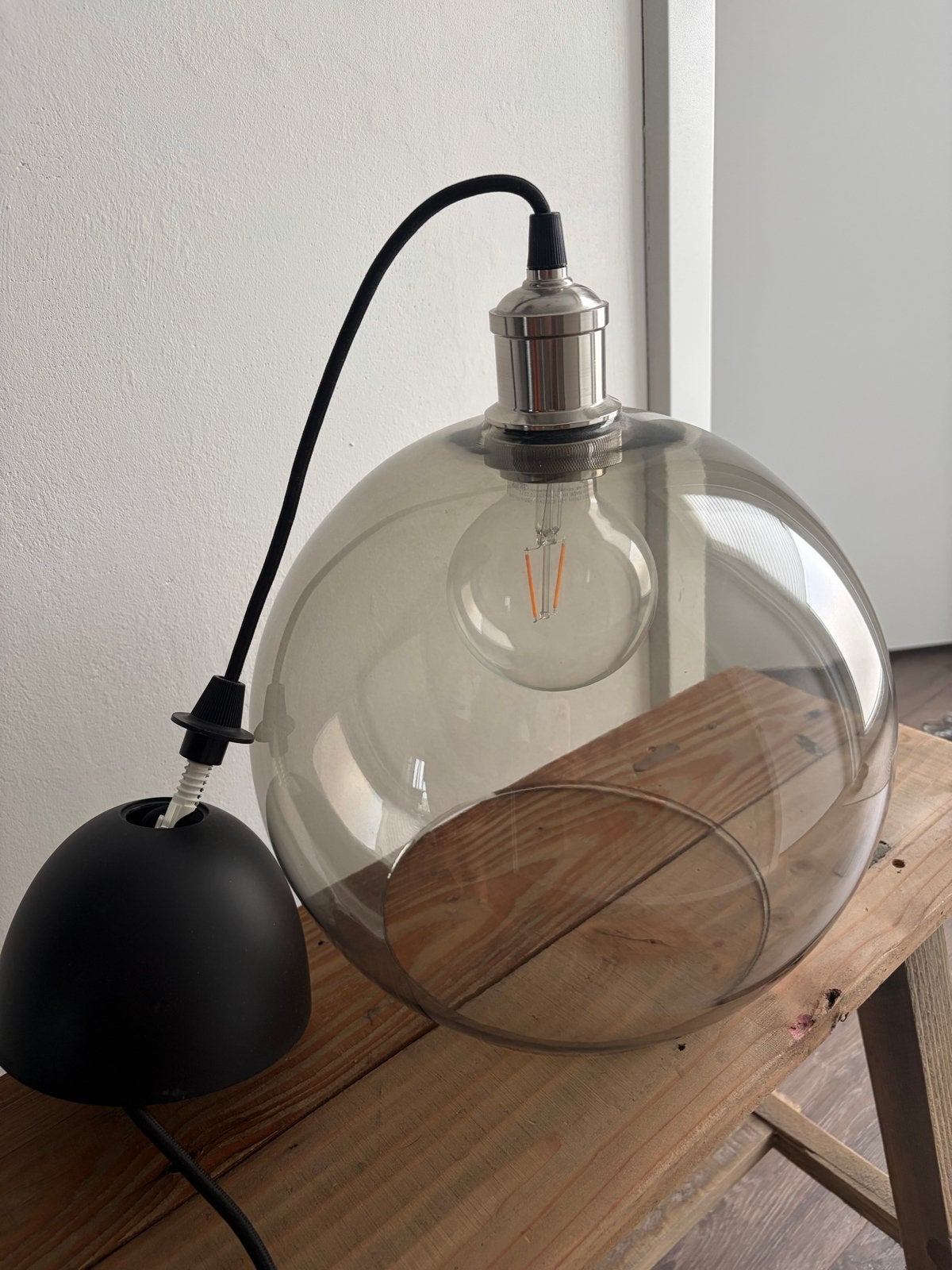 IKEA JAKOBSBYN/JÄLLBY hanglamp met lichtbron, Ophalen, Zo goed als nieuw, Glas, E27 (groot)