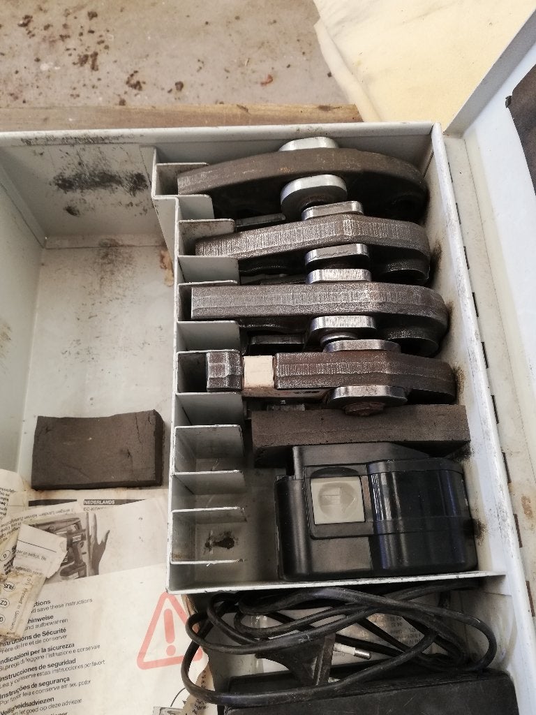 Novopress ACO1 Accu perstang, oplader div bekkens, Ophalen