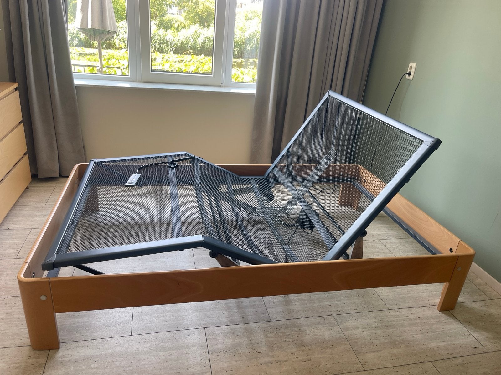 Auping Auronde 120x200 met elektrisch verstelbare spiraal, Ophalen, 120 cm, 200 cm, Hout