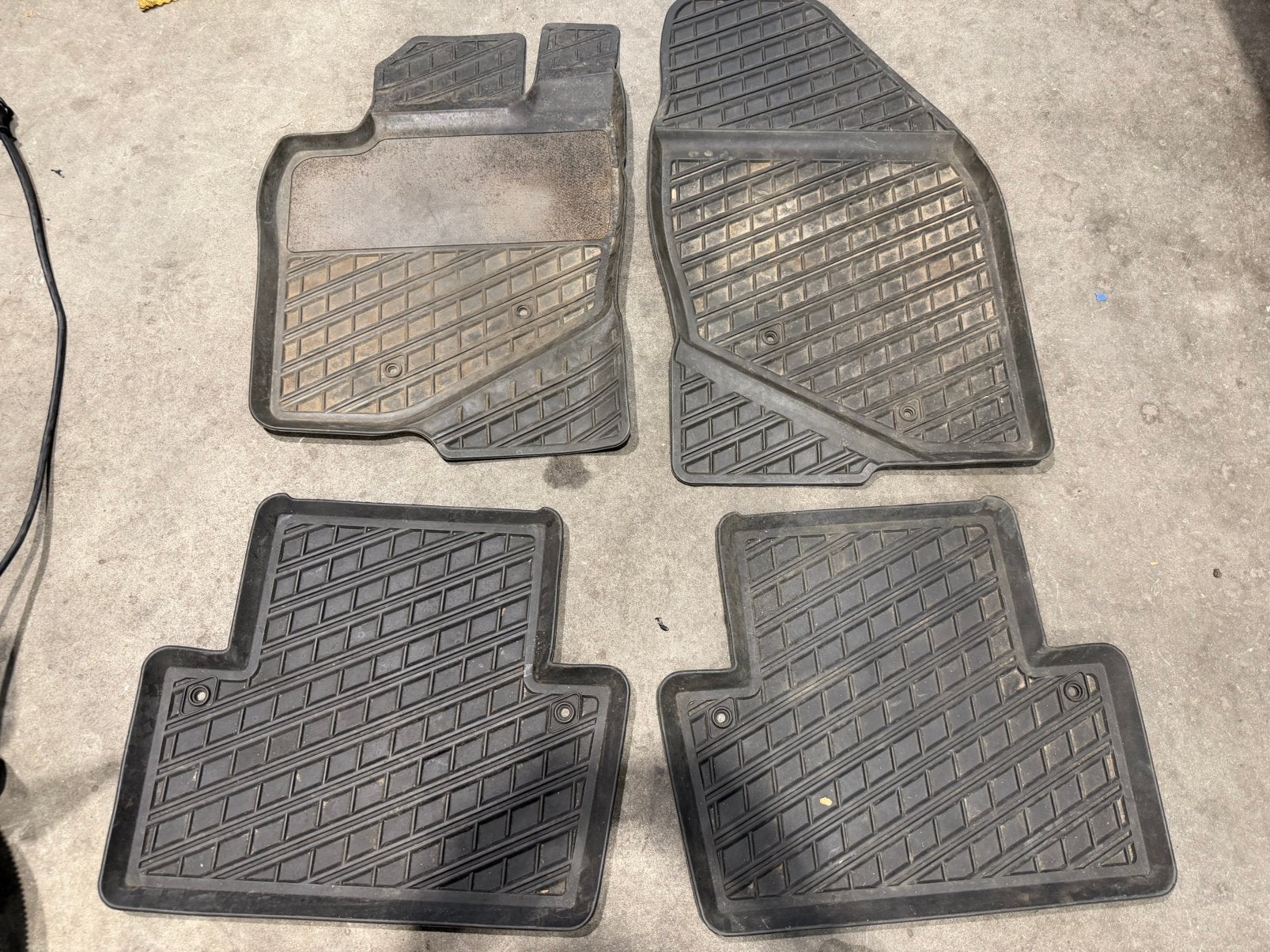 Originele rubberen mattenset Volvo V70 XC70 2000-2007, Ophalen of Verzenden, Gebruikt