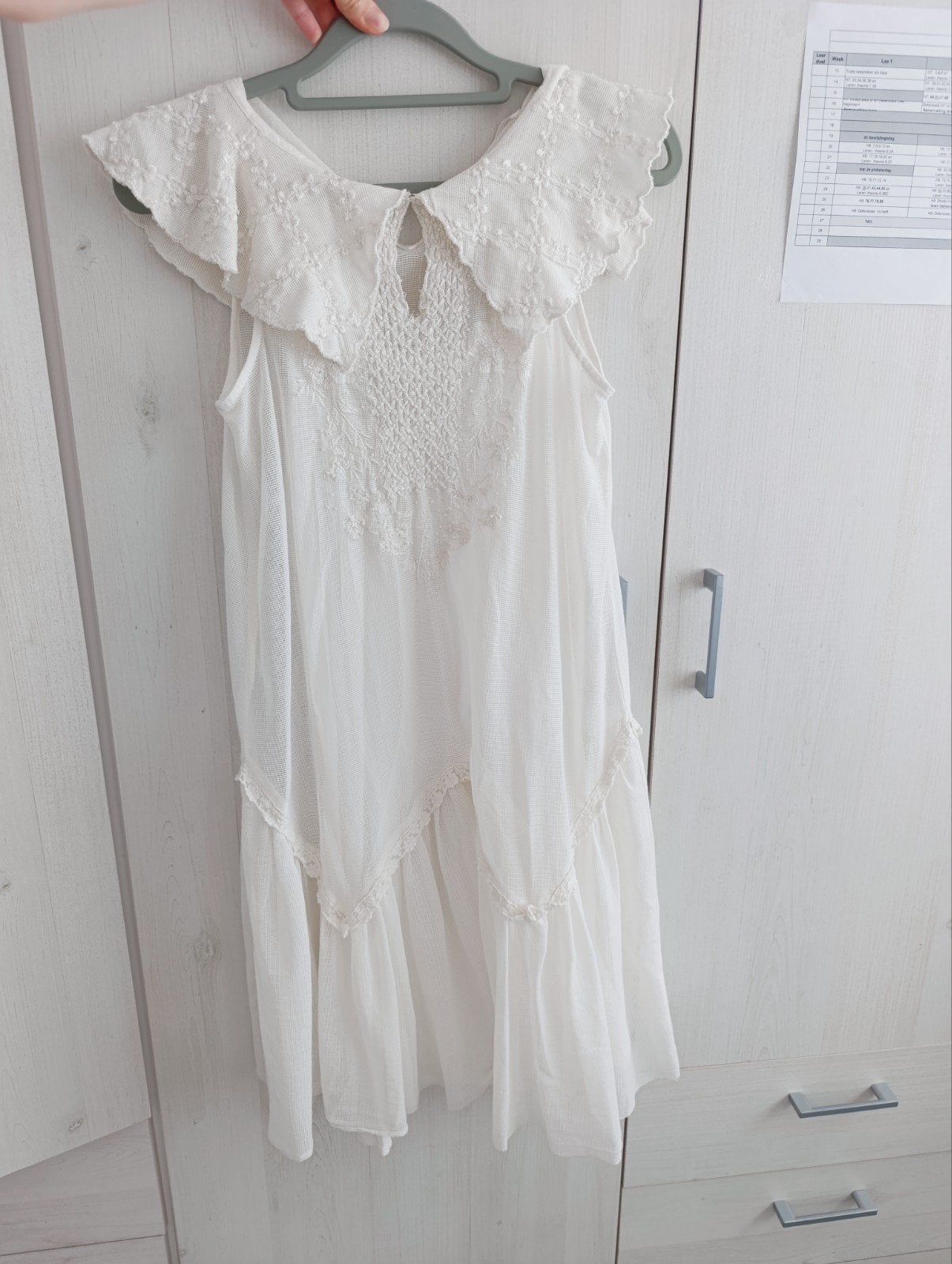 Witte jurk met kralen voor meisjes van 11-12 jaar., Ophalen, Meisje, Zo goed als nieuw, Zara