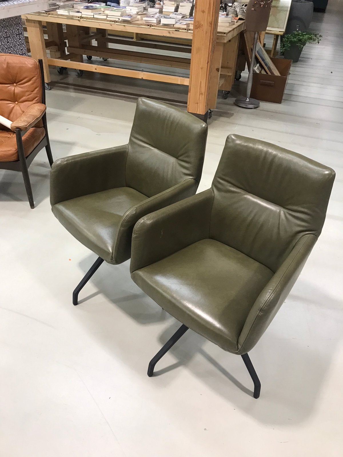 2 nette eetkamer fauteuils Veila, Huis en Inrichting, Stoelen, Ophalen, H, U, Zo goed als nieuw