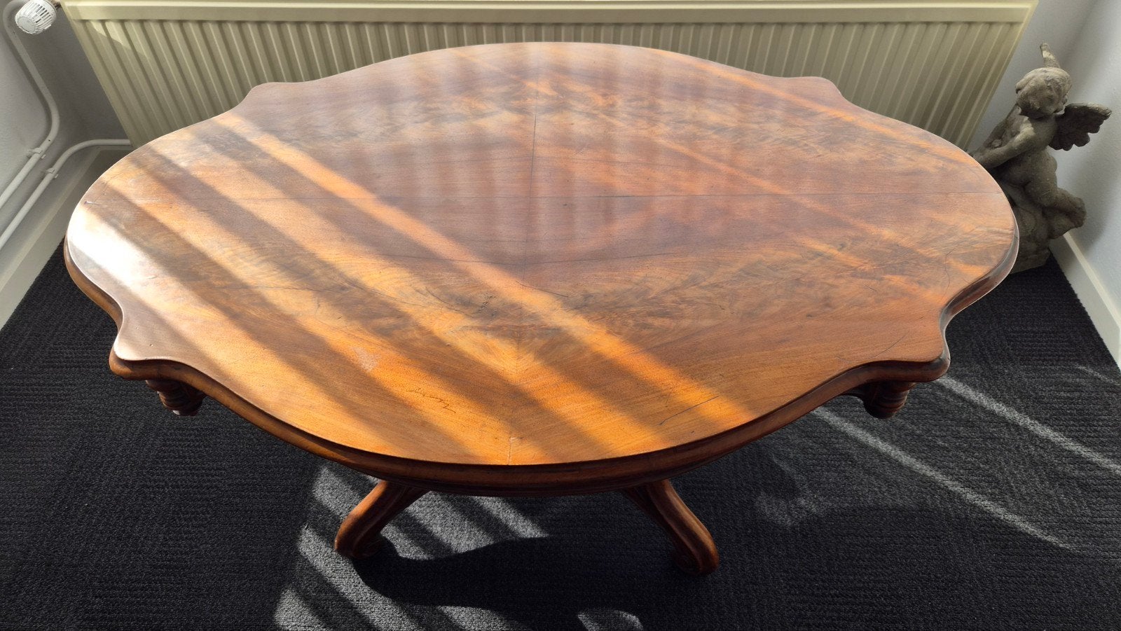 Antieke Willem III / Neo-Renaissance wortelnoten salontafel, Ophalen