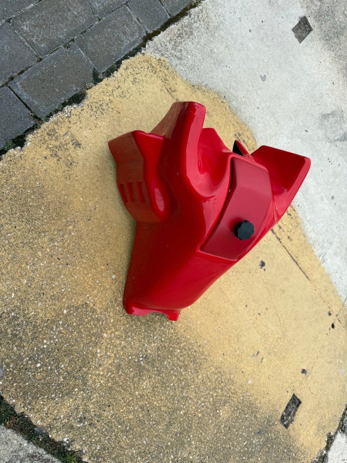 Rode polyester tankcover voor motorfiets, Ophalen, Gebruikt