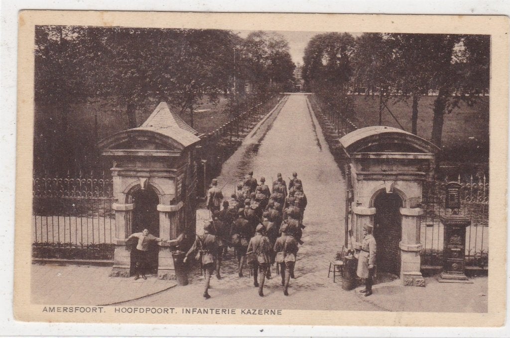 Amersfoort-Hoofdpoort Infanterie Kazerne 1930, Ophalen of Verzenden, 1920 tot 1940, Gelopen, Utrecht