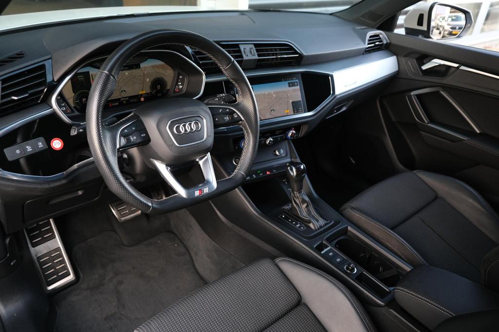 Audi Q3 Sportback 45 TFSI e 2x S-line 245PK Matrix Led Navi, Auto's, USB, Gebruikt, Zwart, Leder en Stof