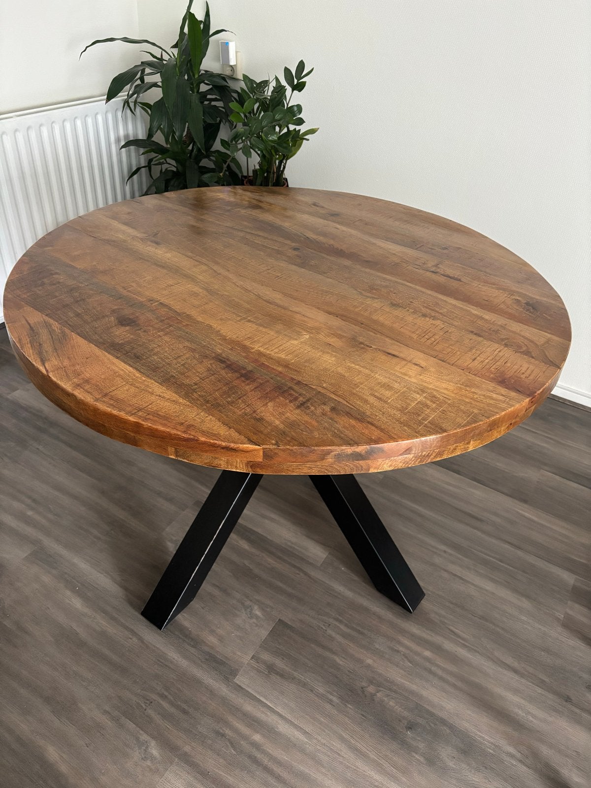 Ronde eettafel mangohout met spinpoot L120 B 120, Ophalen of Verzenden, Gebruikt, Rond, Overige houtsoorten