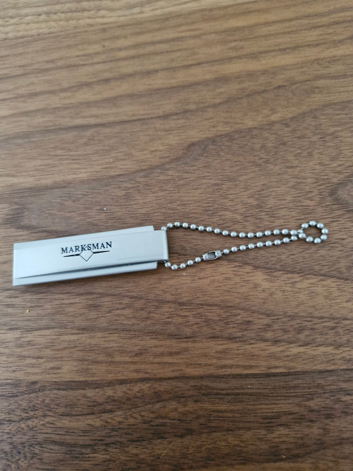 474 Marksman metalen Sleutelhanger met ketting, Ophalen of Verzenden, Nieuw, Overige typen
