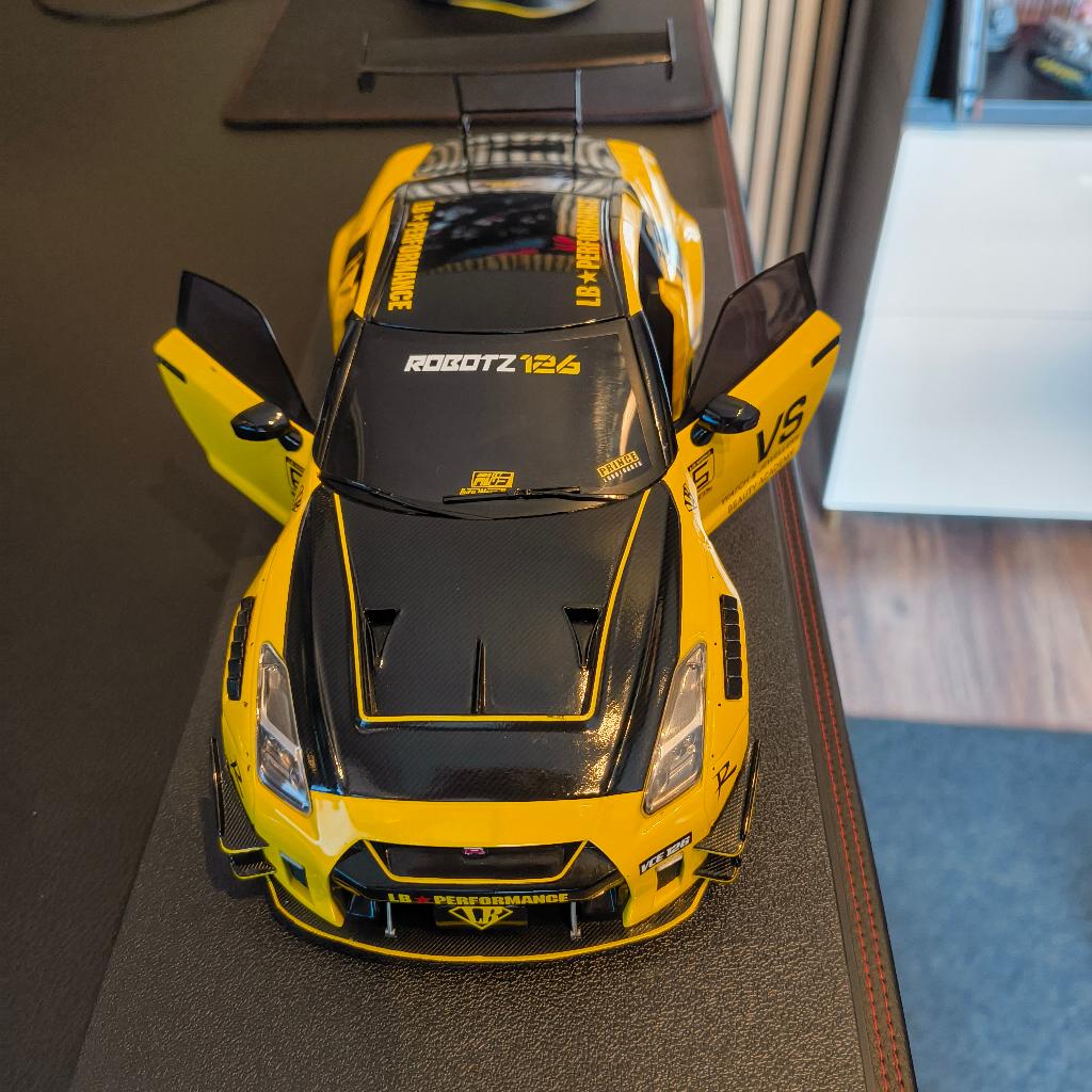 Nissan Skyline  1:18 GT-R (R35) met LBWK Body Kit Type 2.0, Ophalen of Verzenden, Zo goed als nieuw, Auto, Solido