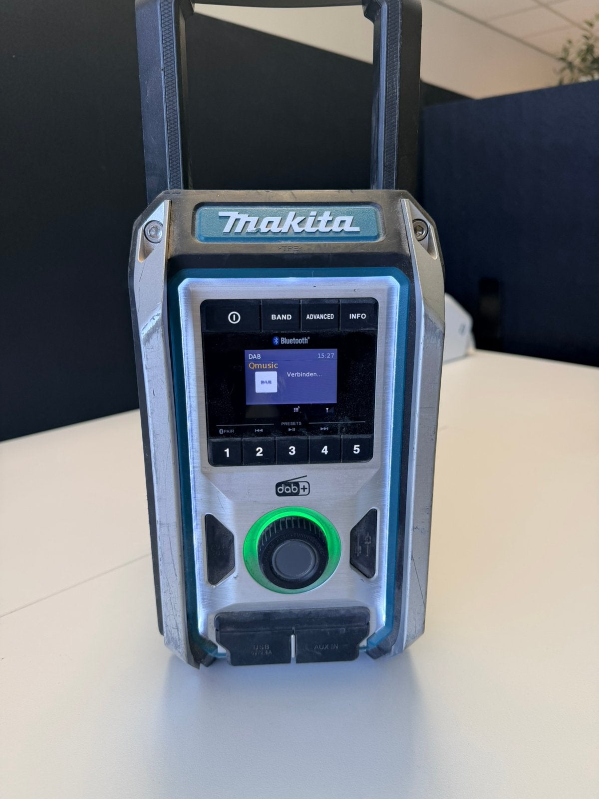 Makita DMR115 18v bouwradio, Ophalen, Zo goed als nieuw, Bouwradio