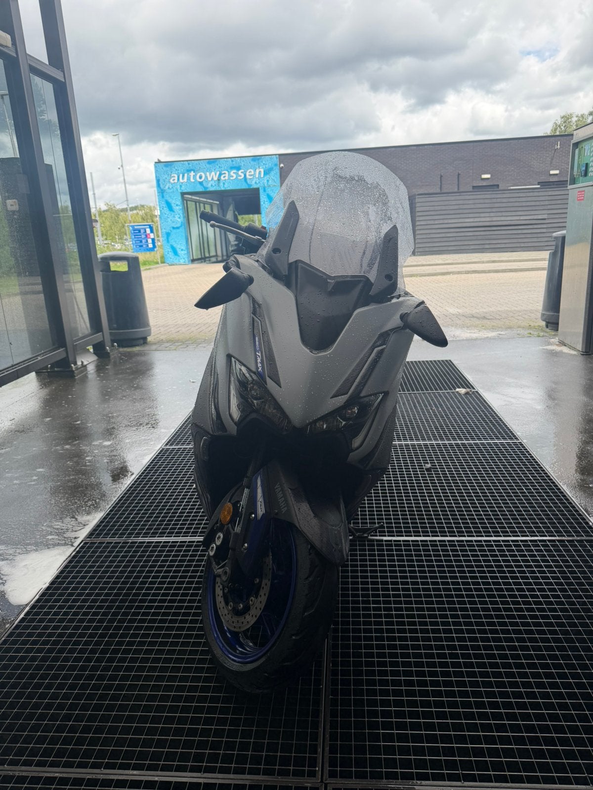 Yamaha TMAX 560 Tech Max |Dealer onderhouden |Rijdt perfect, Motoren, Motoren | Yamaha, 2 cilinders, Nieuw, Particulier, Minimaal motorrijbewijs A2