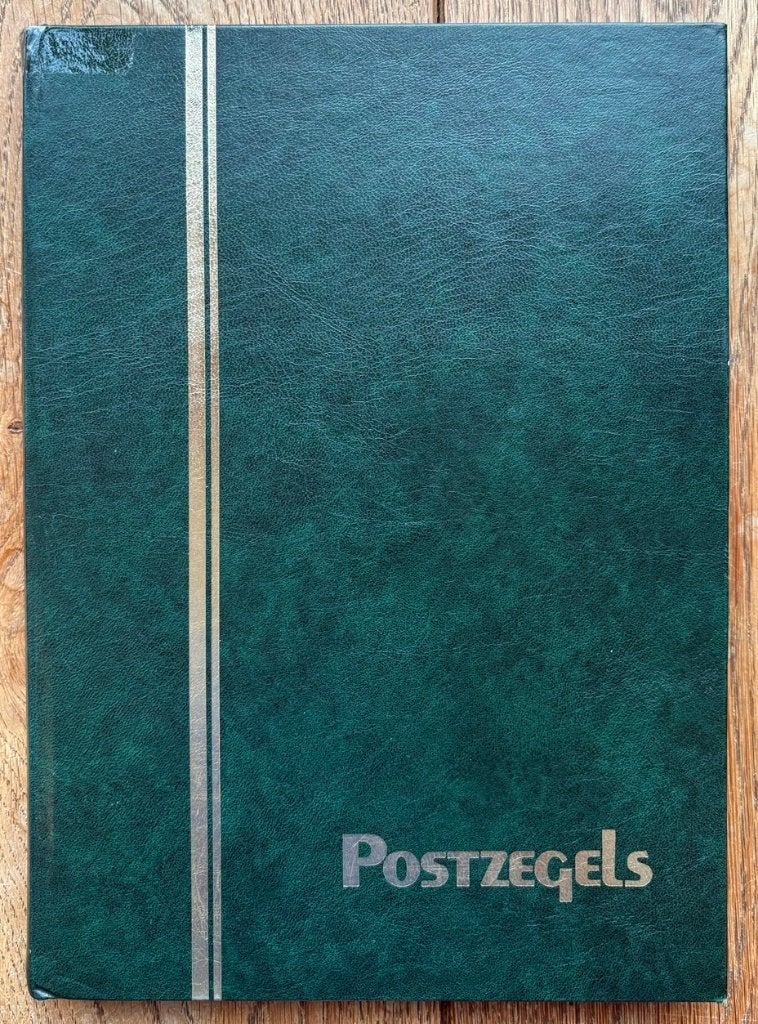 Mooi insteekboek 32 bladzijden met interessante verzameling, Postzegels en Munten, Verzenden, Buitenland