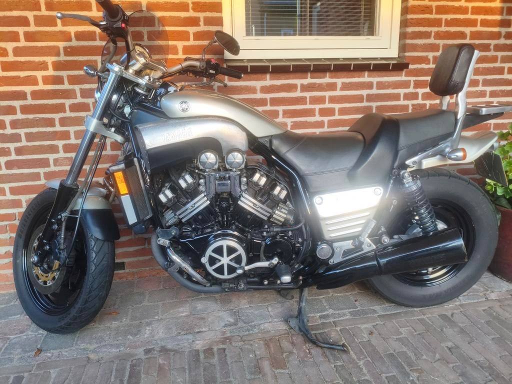 Yamaha V-Max motorfiets (1997), Cardan-aandrijving, 4 cilinders, Motorrijbewijs A, Gebruikt