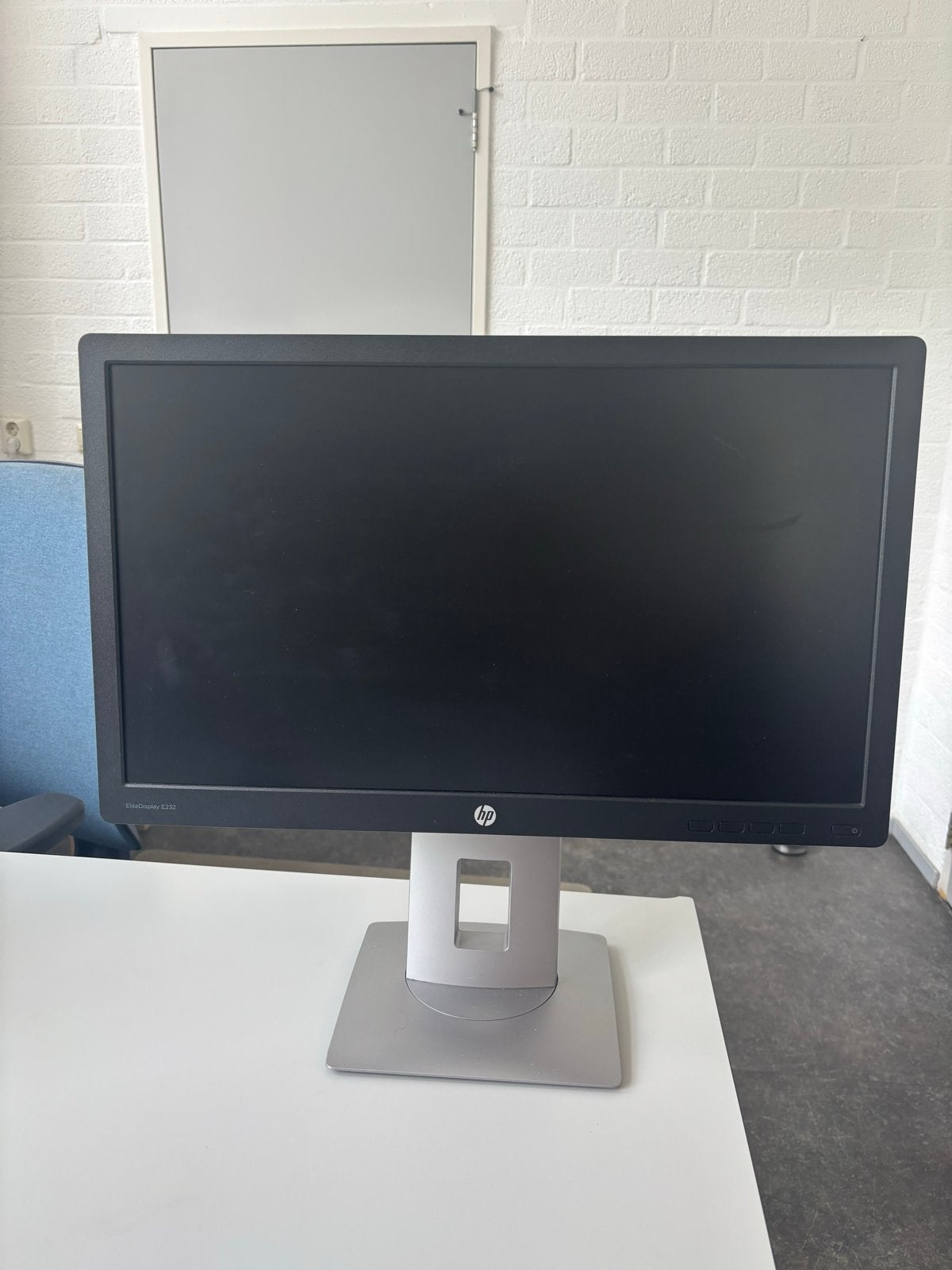 HP E232 Monitor (4 stuks beschikbaar), Computers en Software, Monitoren, Ophalen, Gebruikt, IPS, In hoogte verstelbaar