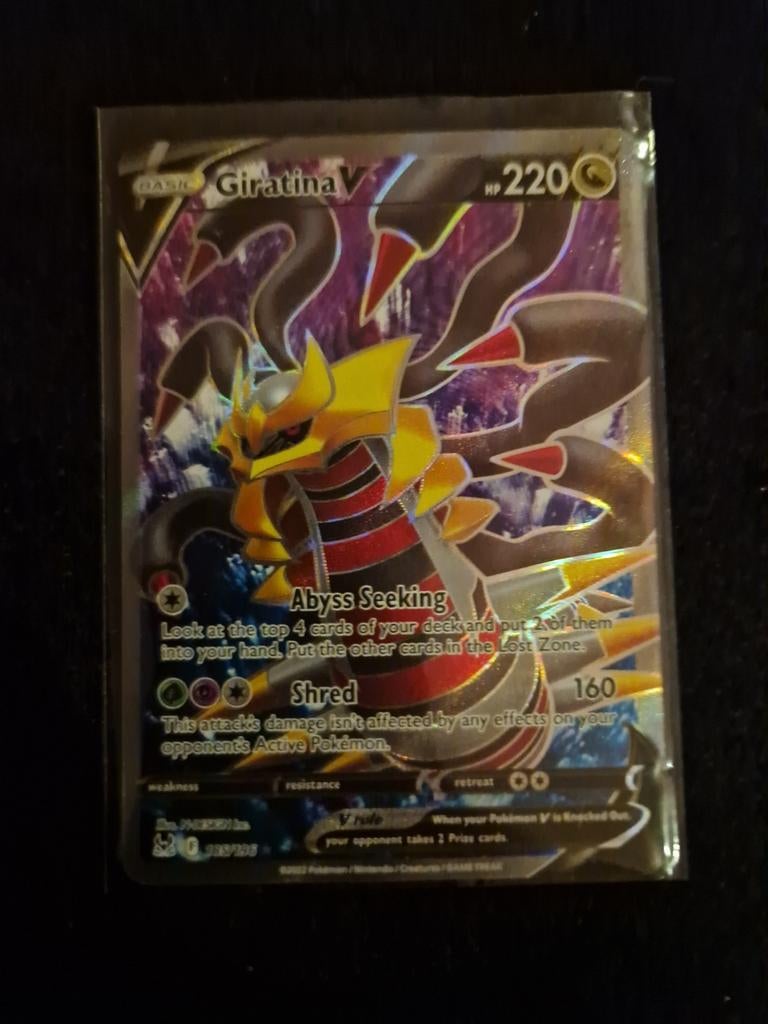 Giratina V (220 HP) Pokémon Kaart 185/196, Ophalen of Verzenden, Zo goed als nieuw, Losse kaart