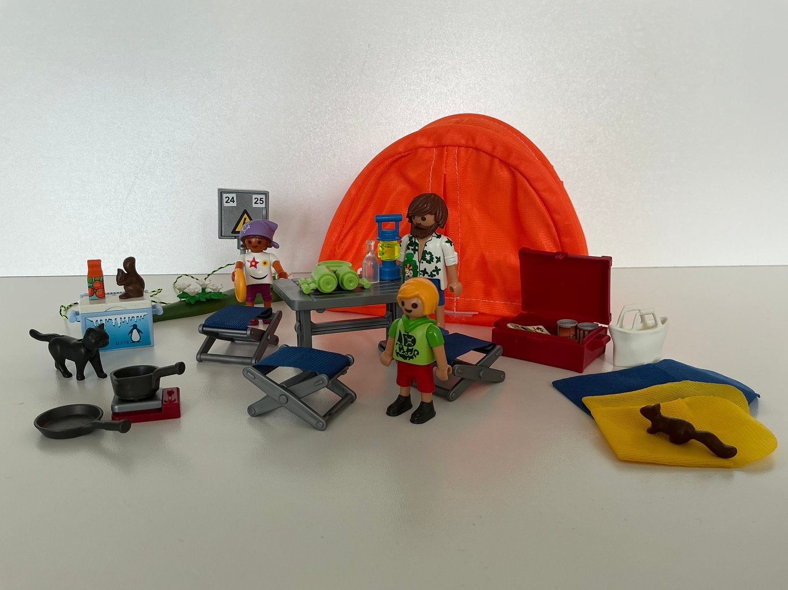Playmobil 70089 kamperen met de tent, Ophalen of Verzenden, Gebruikt, Complete set