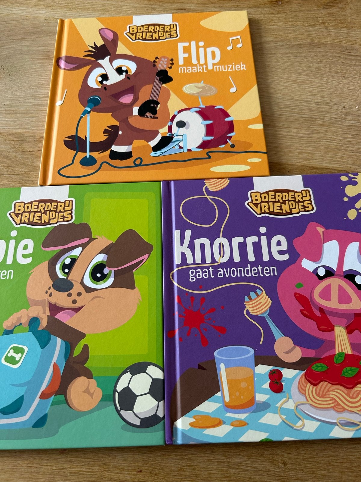 Boerderij Vriendjes Boeken: Flip, Knorrie, Bobbie (3 stuks), Ophalen, Zo goed als nieuw, 1 tot 2 jaar