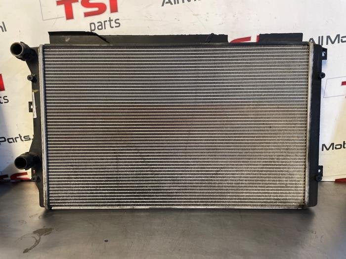 Radiateur van een Volkswagen Scirocco, Gebruikt, -, Volkswagen, -
