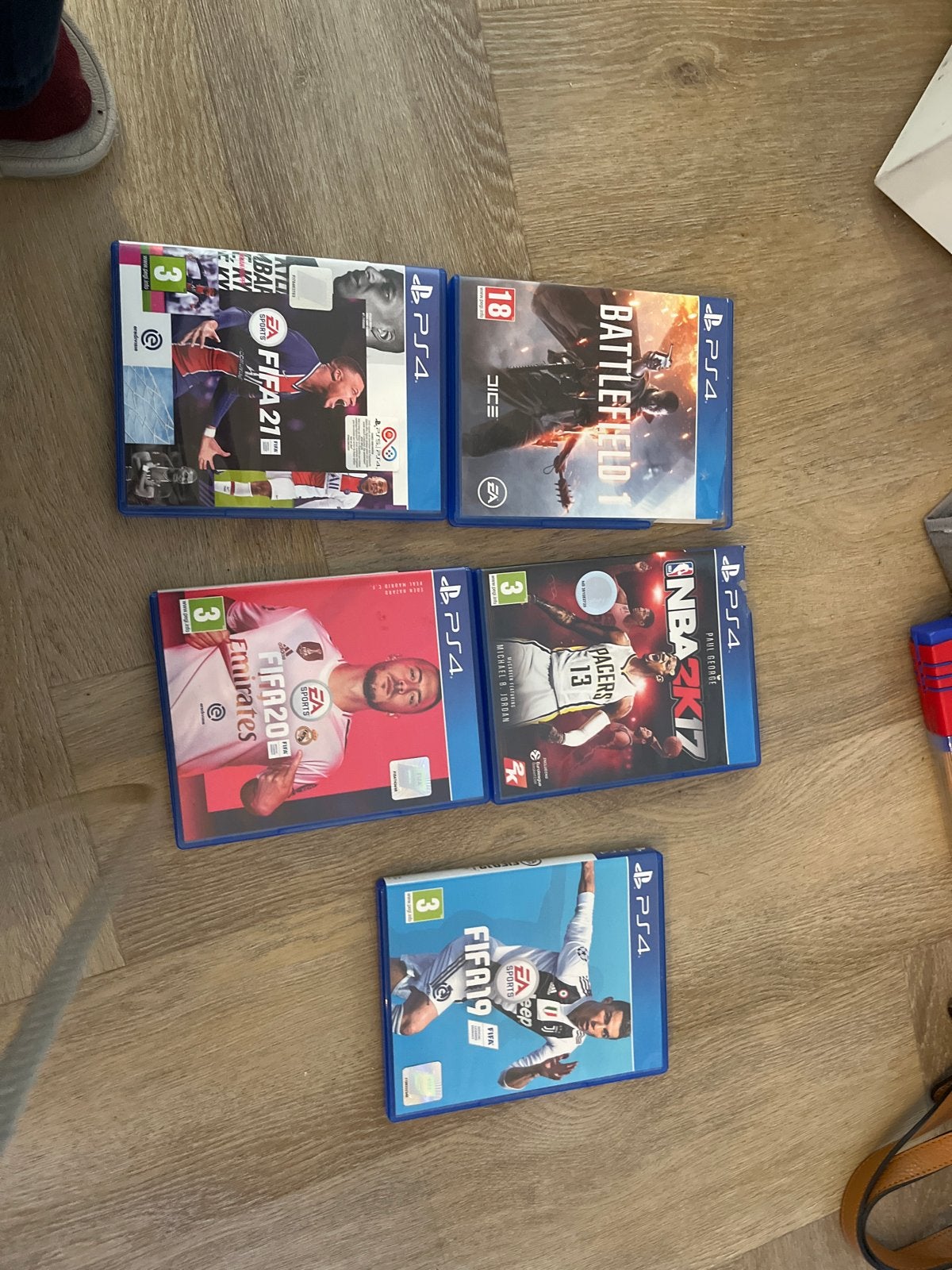 PS4 Games Bundel: FIFA 19, 20, 21, NBA 2K17 & Battlefield 1, Gebruikt, Vanaf 18 jaar, Eén computer, Ophalen of Verzenden