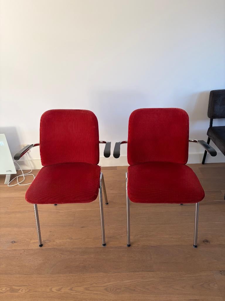 2 mooie designstoelen Jaski(2u), Ophalen, Gebruikt, Stof, Rood