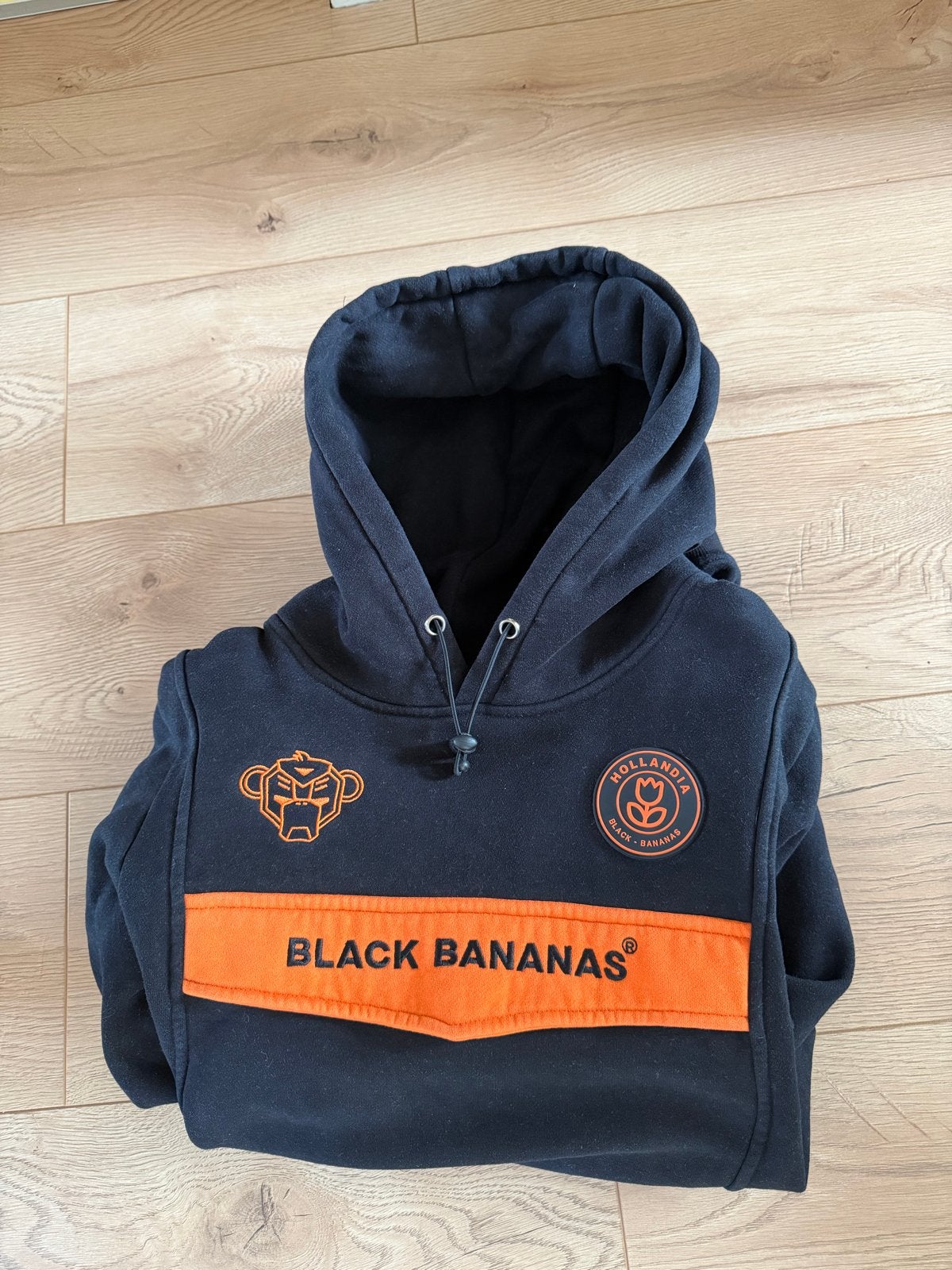 Black Bananas Hollandia Hoodie Zwart Oranje maat M, Ophalen, Zo goed als nieuw