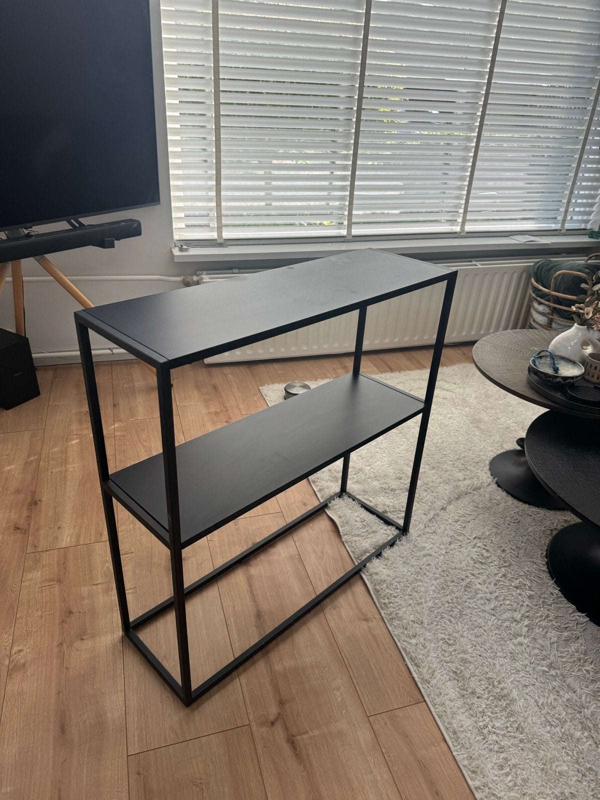 Zwart metalen bijzettafel / kastje, Zwart, Ophalen of Verzenden, Zo goed als nieuw, Metaal