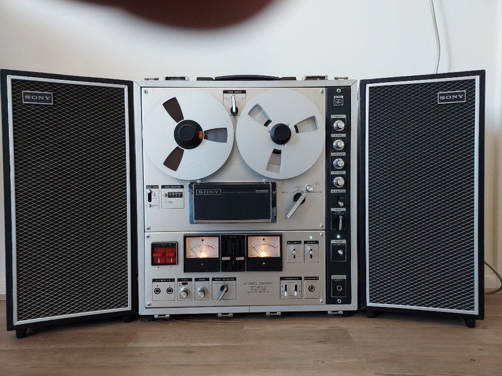 UIT MIJN SONY TC630 VERZAMELING IS UIT 1970 GOED WERKENDE, Ophalen, Bandrecorder, Met stofkap