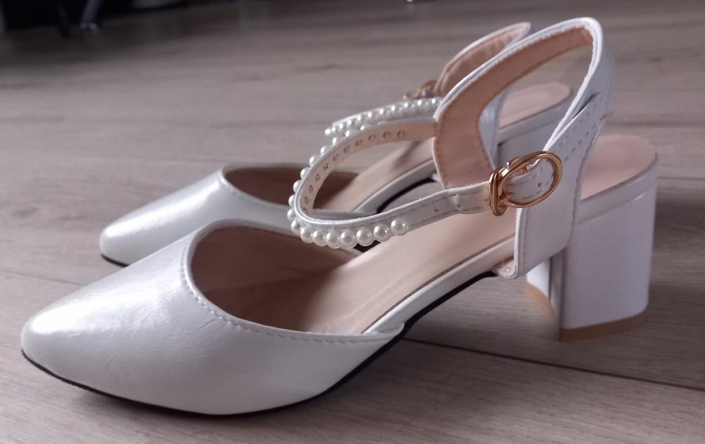 Nieuwe Bruidsschoenen maat 40, Ophalen of Verzenden, Nieuw, Wit, Schoenen