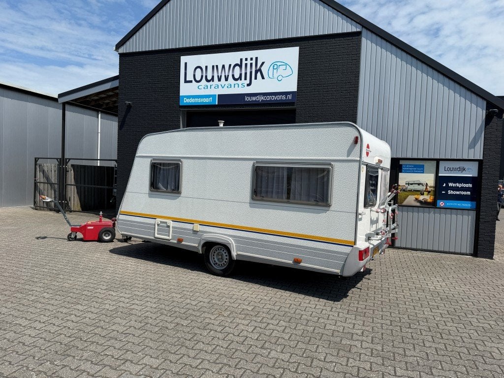 BURSTNER Fun 420 TN ’00 (Vastbed, Treinzit), Caravans en Kamperen, Caravans, Vast bed, Bedrijf, Treinzit, 750 - 1000 kg