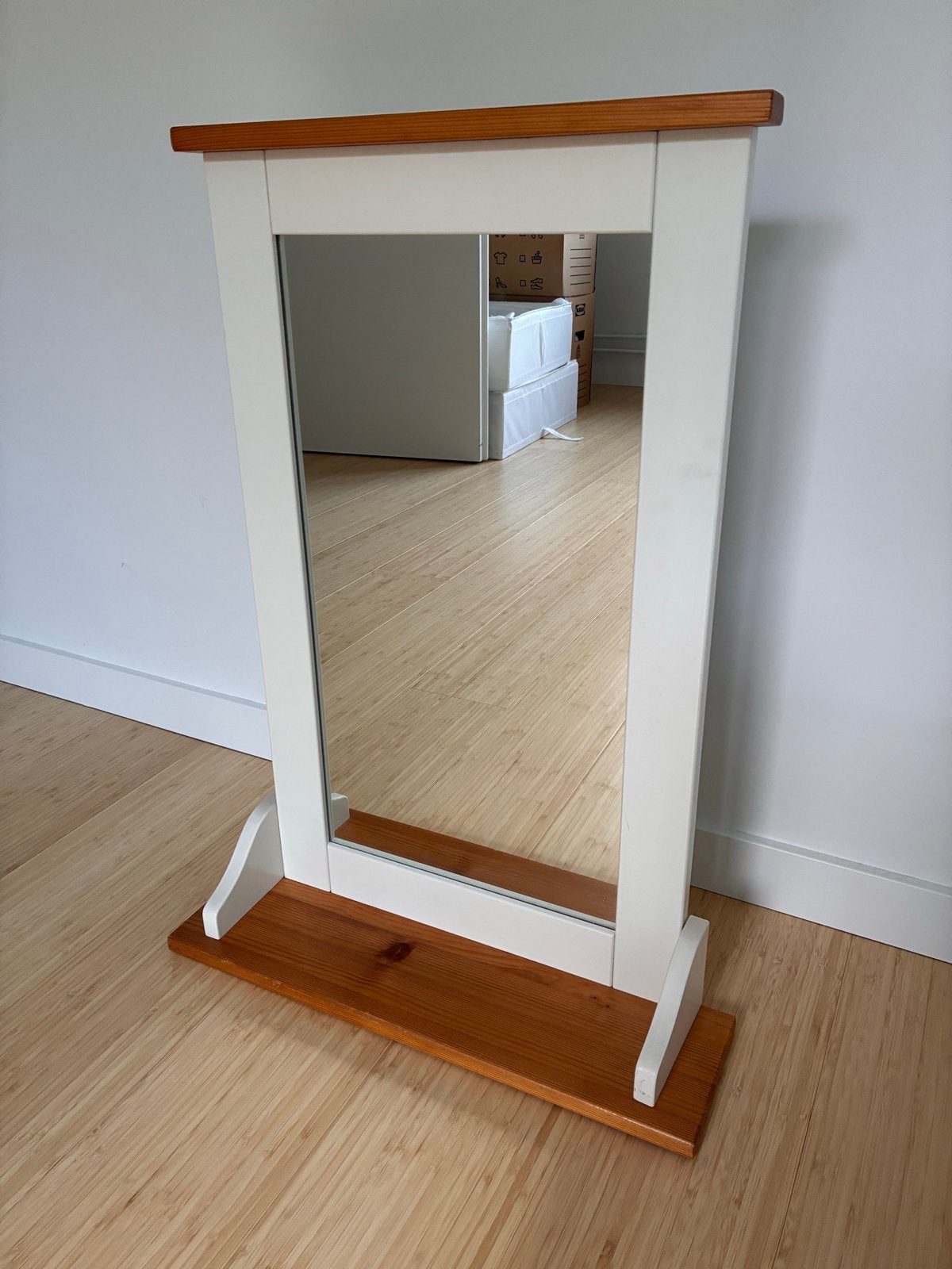 IKEA spiegel met houten frame en standaard, Ophalen, Gebruikt, 100 tot 150 cm, Rechthoekig