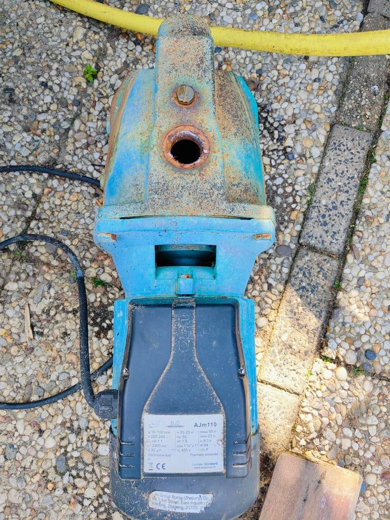 Grondwater pomp (ijzerwerk gescheurd motor werkt perfect), Ophalen, Gebruikt